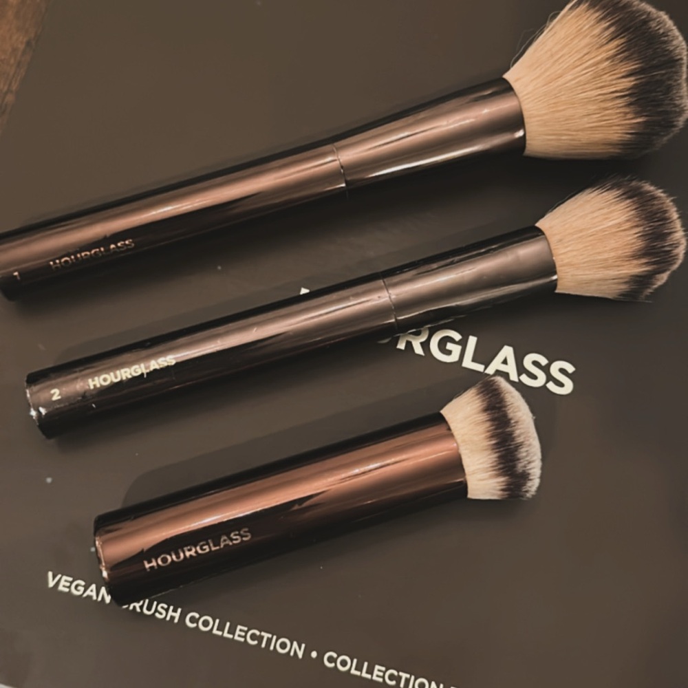 Hourglass Luxurious Brush Set - Brown and Black